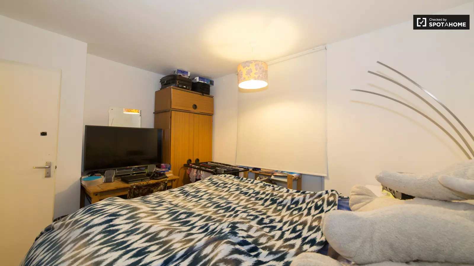 Flat Parry Road in City of Westminster