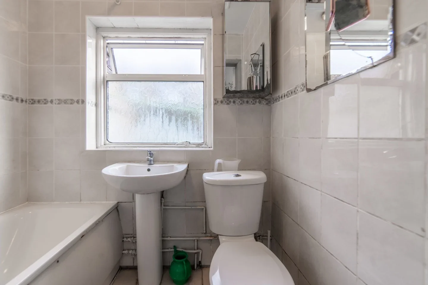 Room Studley Road in Greater London
