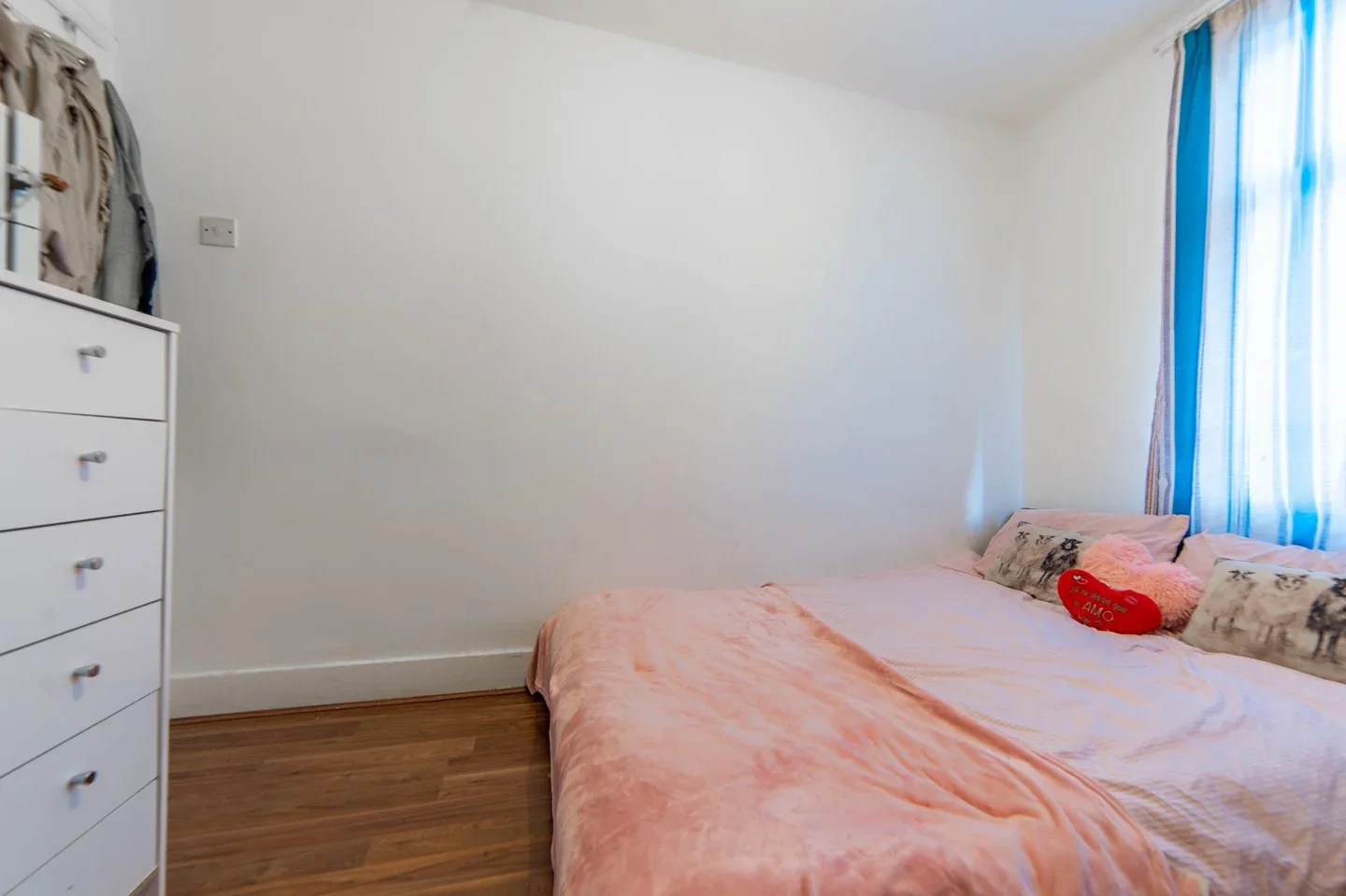 Room Studley Road in Greater London