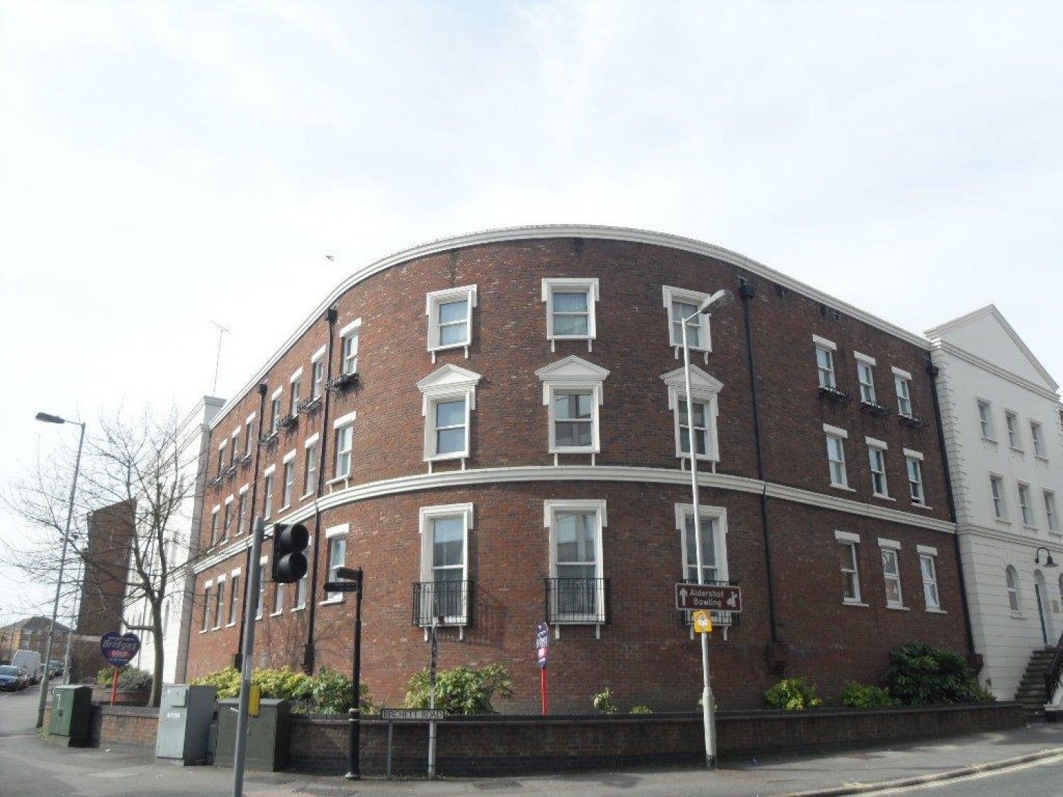 Flat Gordon Road in Rushmoor