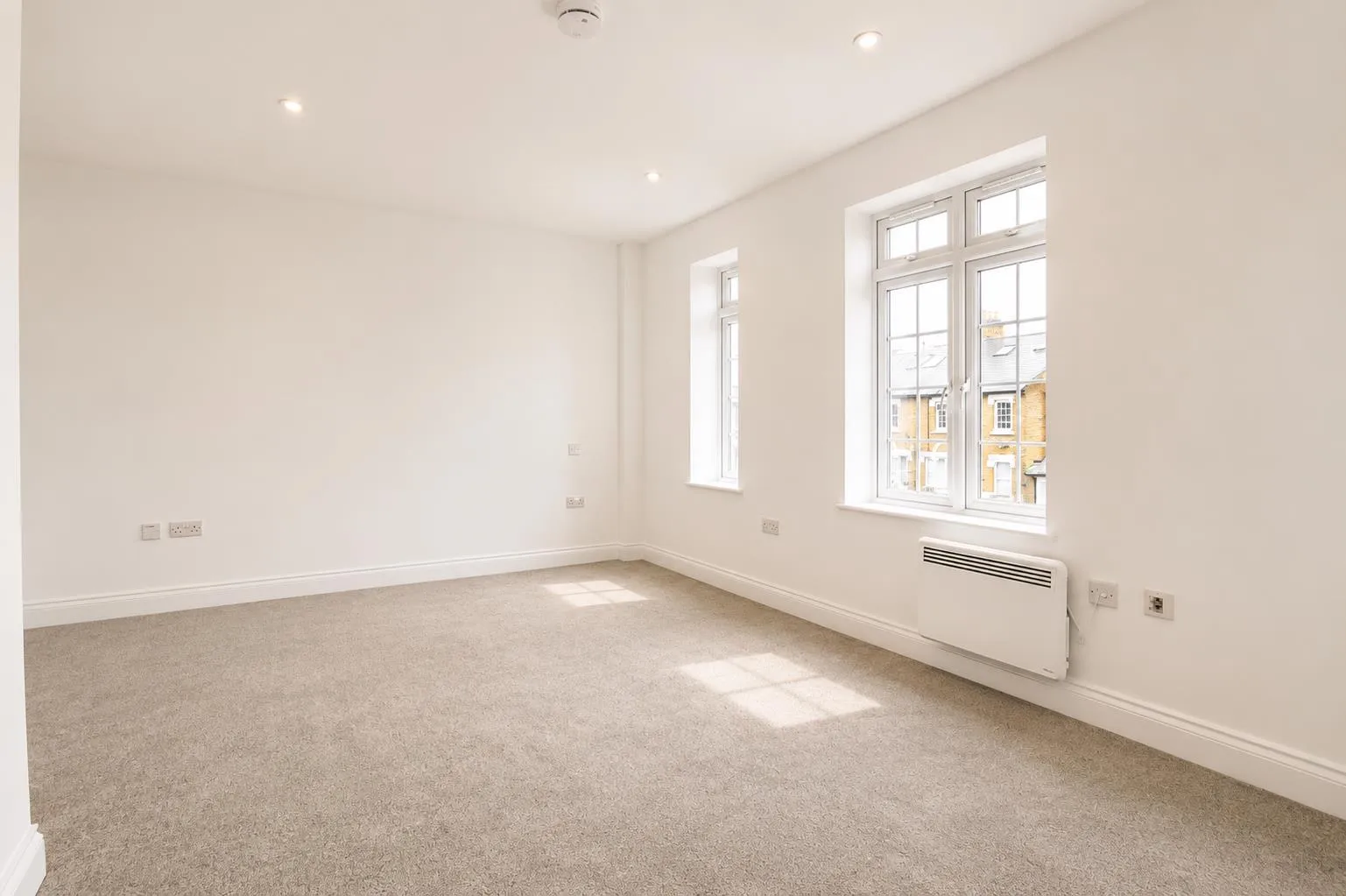 Flat Upper Richmond Road West in Greater London