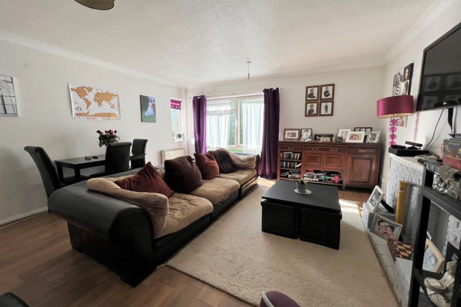 Flat Garnet Place in Greater London