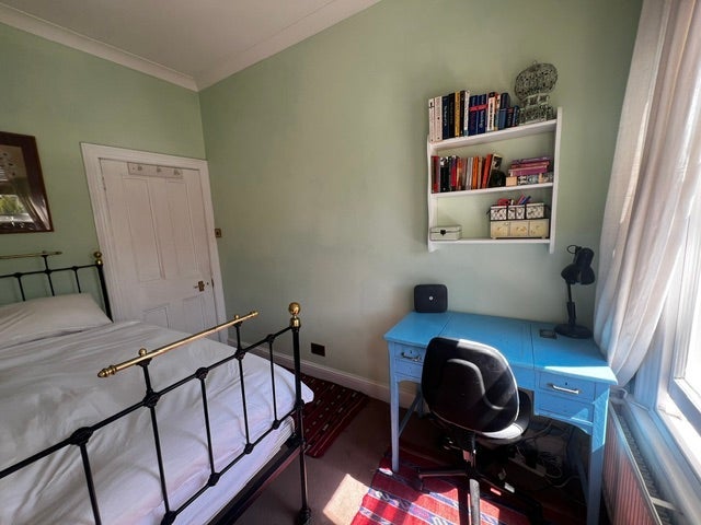 Room Keyes Road in Greater London