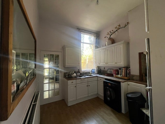 Room Keyes Road in Greater London
