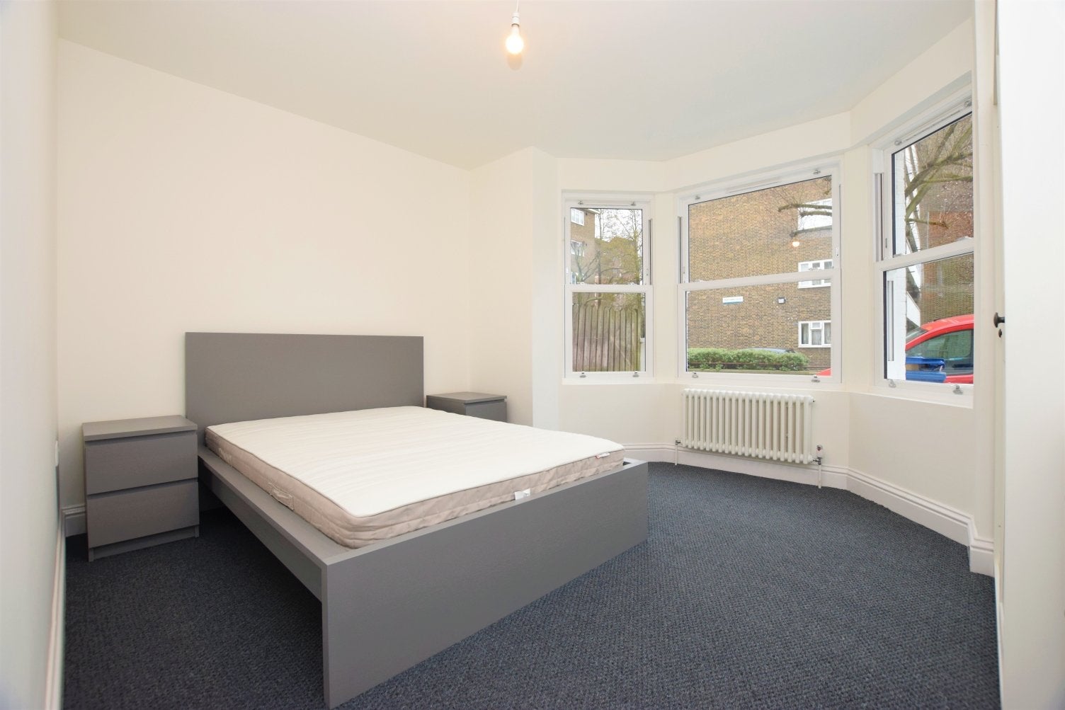 Flat Denmark Hill in Greater London