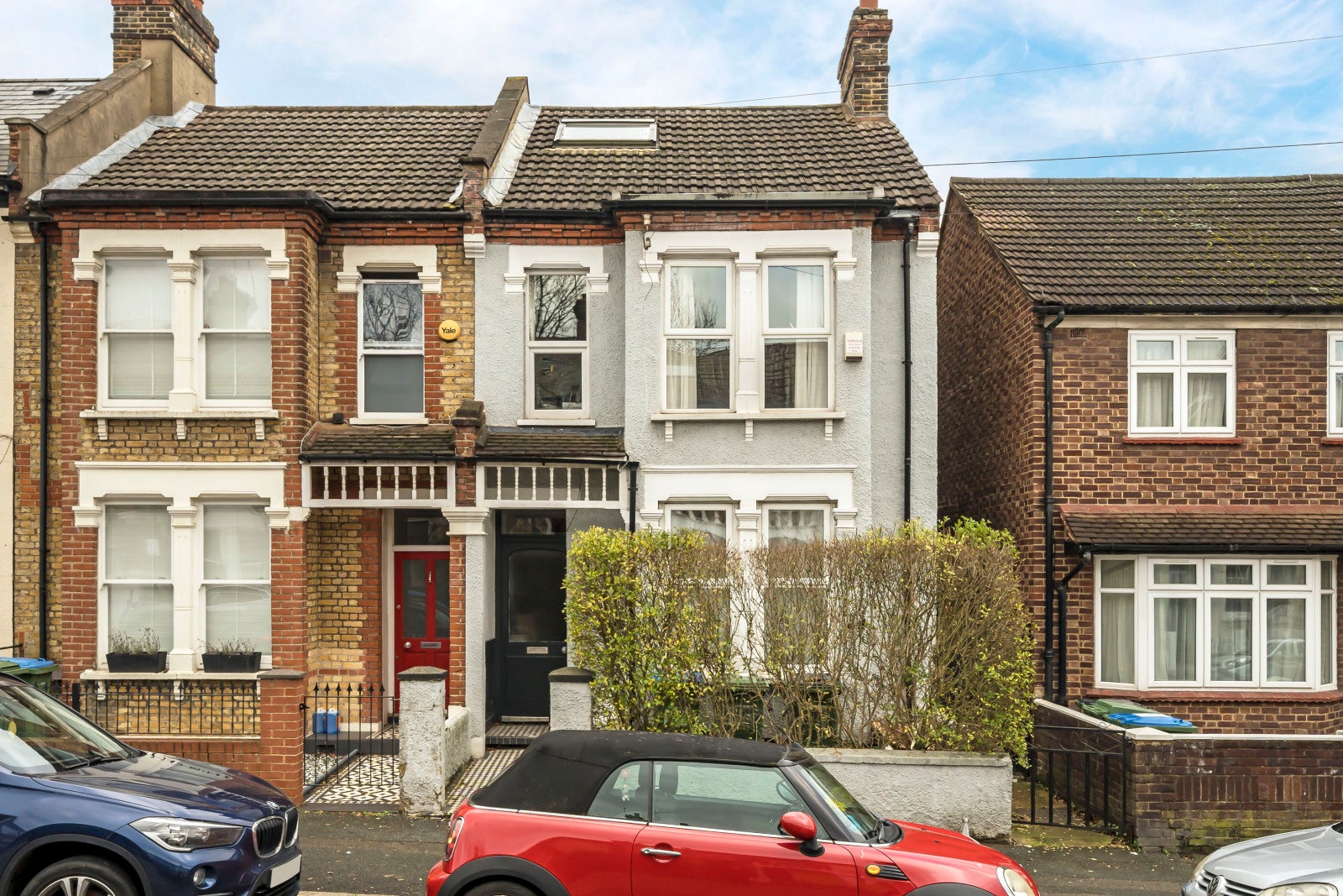 House Eastcombe Avenue in Greater London