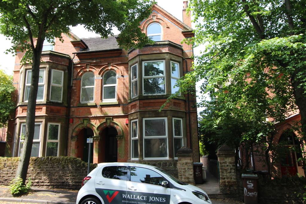 Flat Douglas Road in Nottingham