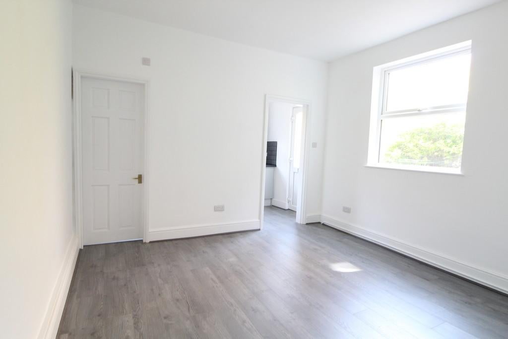 Flat Douglas Road in Nottingham