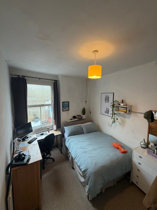 Room Netherford Road in Greater London