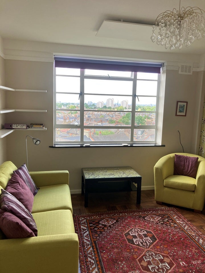 Flat Christchurch Road in Greater London