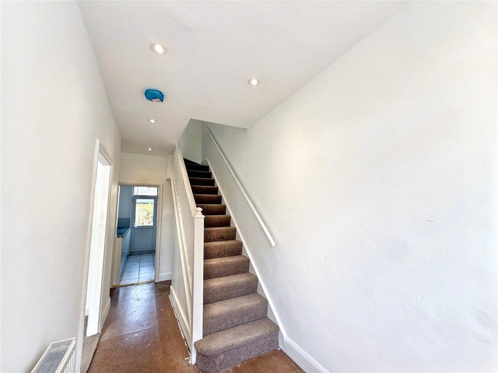 House Khama Road in Greater London