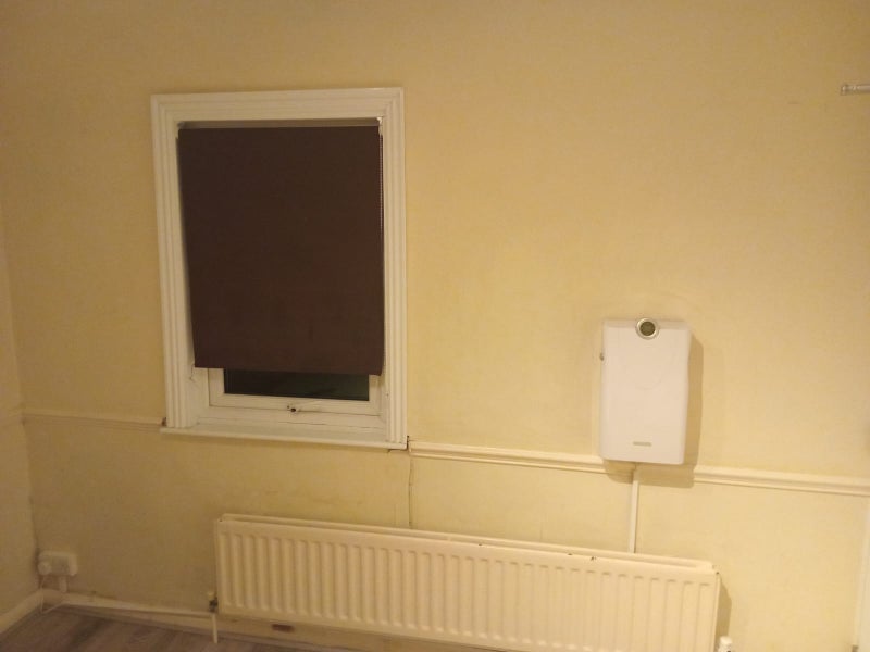 Room Dedworth Road in Windsor