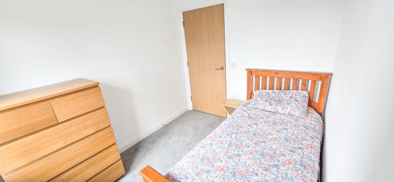 Room Rainhill Way in Greater London