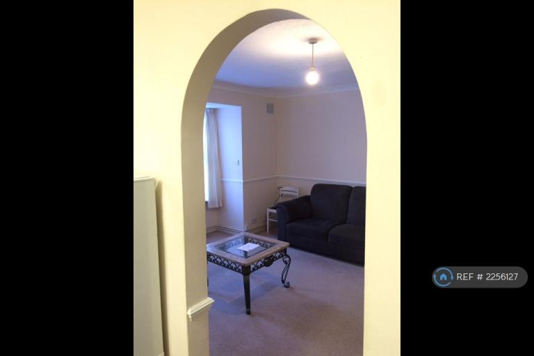 Flat Burnham Road in St Albans