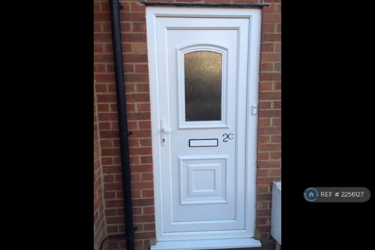 Flat Burnham Road in St Albans