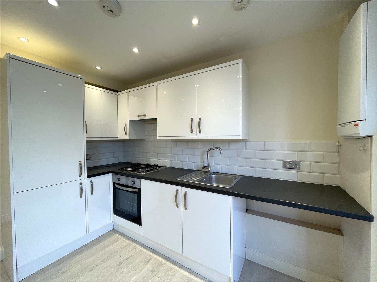 Flat Victoria Road in Greater London