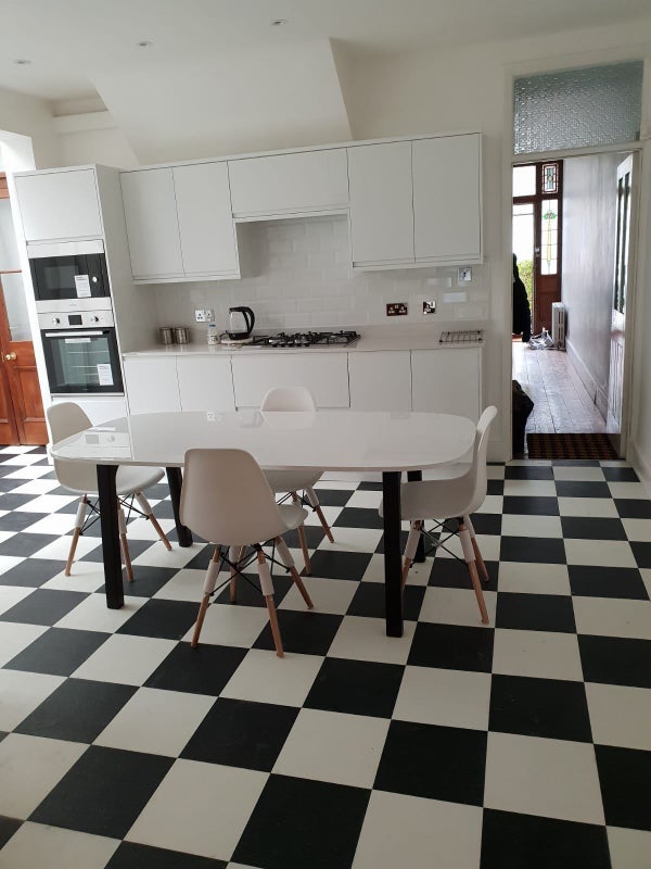 Room Tylney Road in Greater London