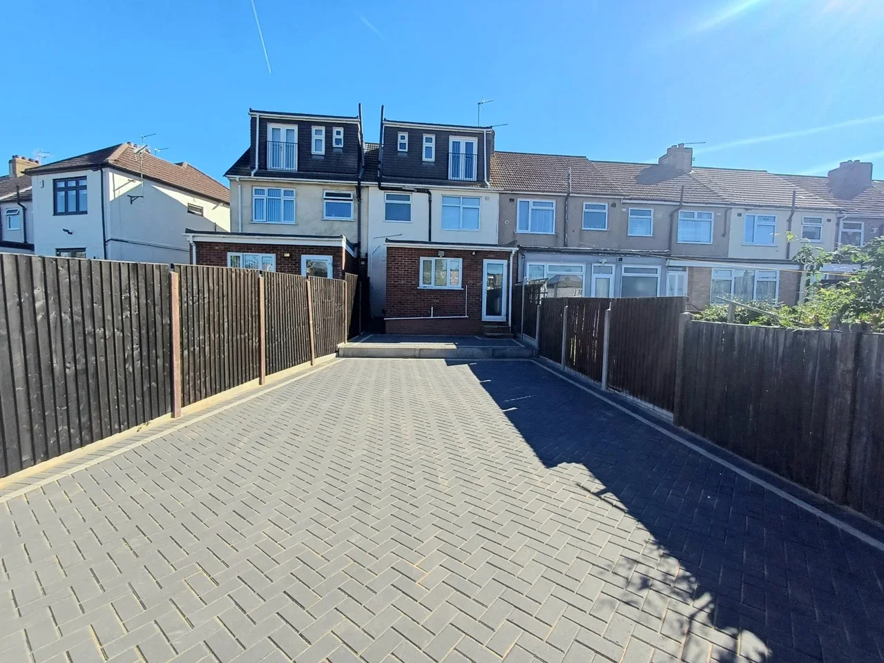 House Rothbury Avenue in Greater London