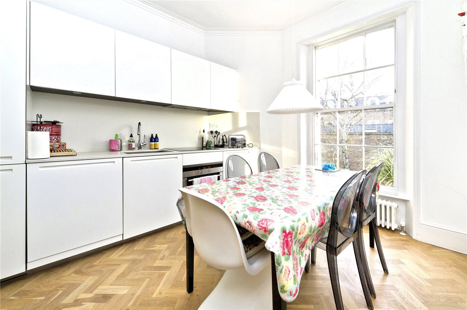 Flat Kensington Park Road in Greater London