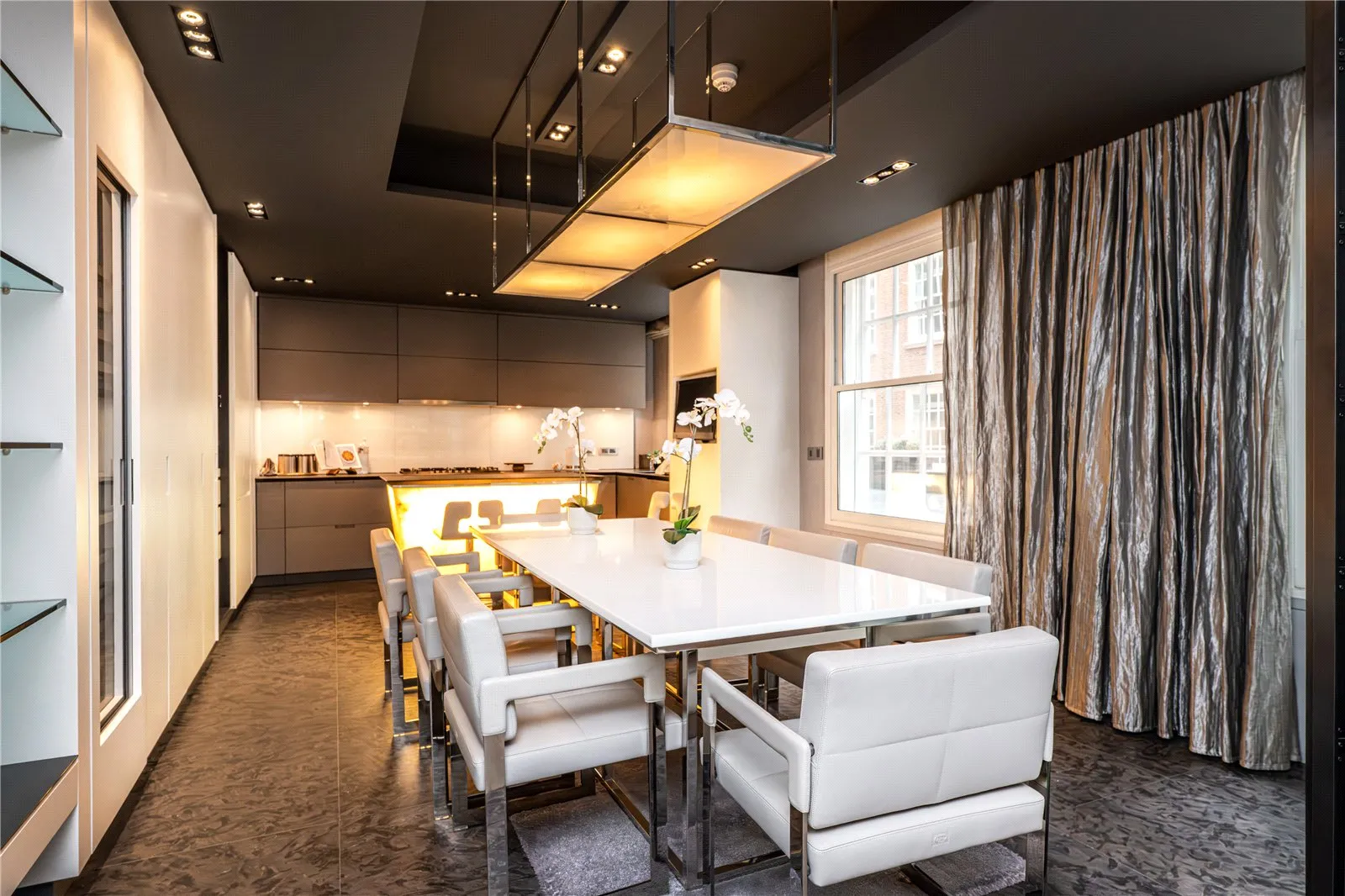 Flat North Row in City of Westminster