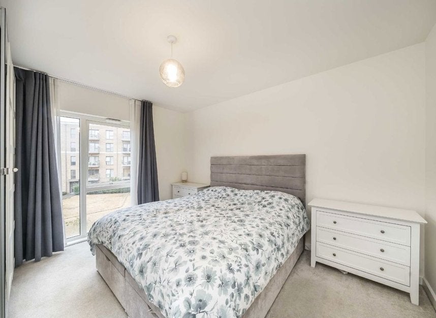 Flat Bittacy Hill in Greater London