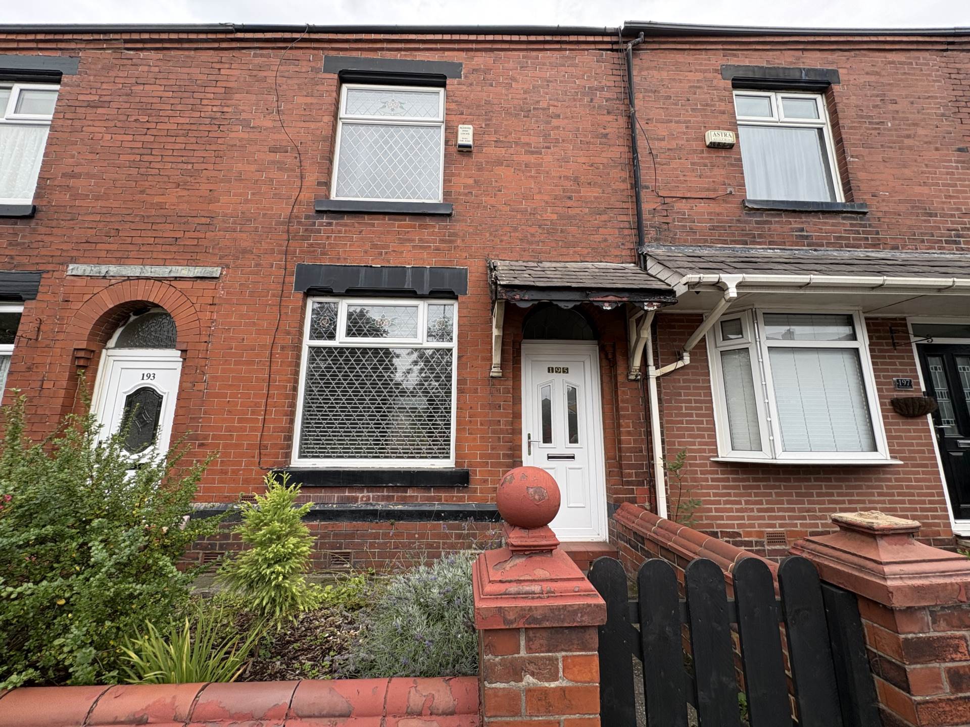 House Oldham Road in Royton