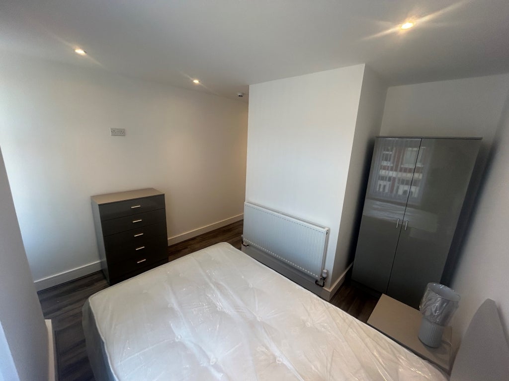 Flat Chatsworth Avenue in Wallasey