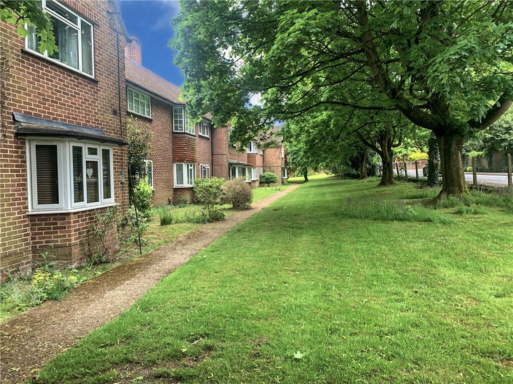 Flat Nell Gwynne Avenue in Sunninghill