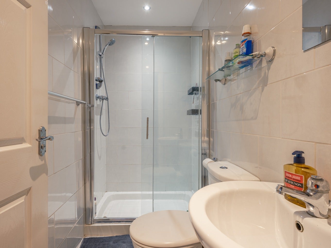 Flat Holmwood Grove in Newcastle upon Tyne