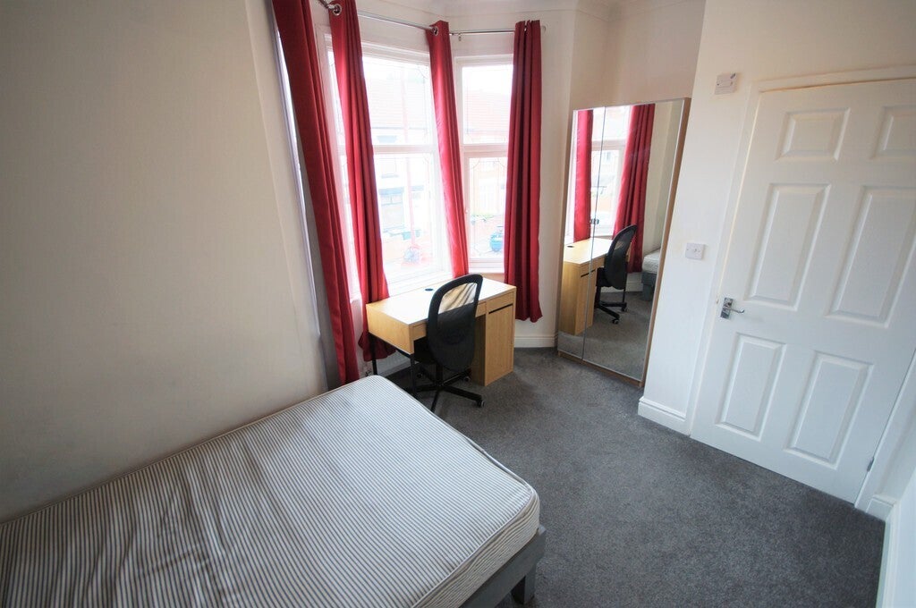 Room Clara Street in Coventry