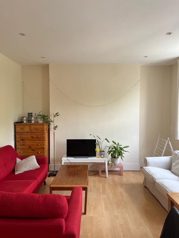 Room Elmore Street in Greater London