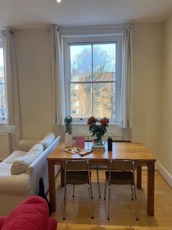 Room Elmore Street in Greater London