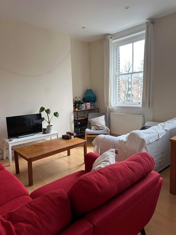Room Elmore Street in Greater London