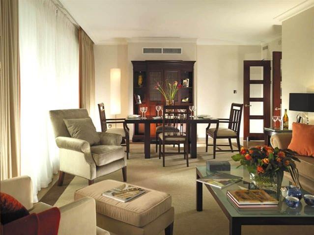 Flat Ashburn Place in Greater London