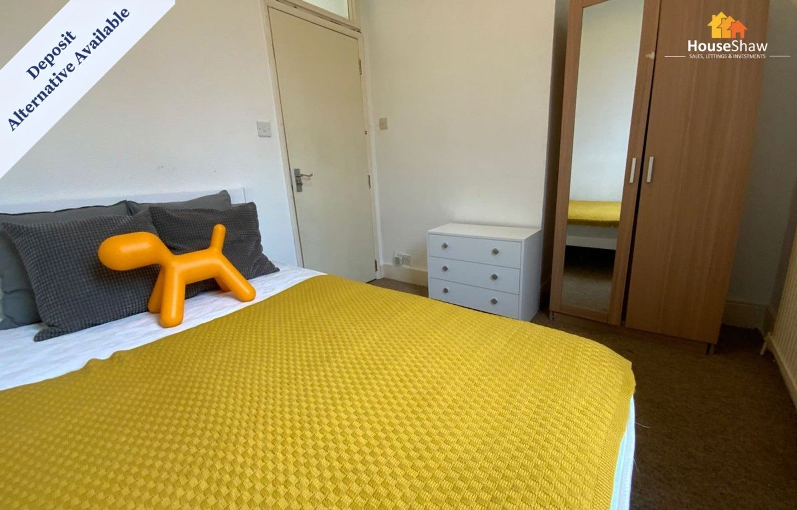 Room Hughenden Road in High Wycombe