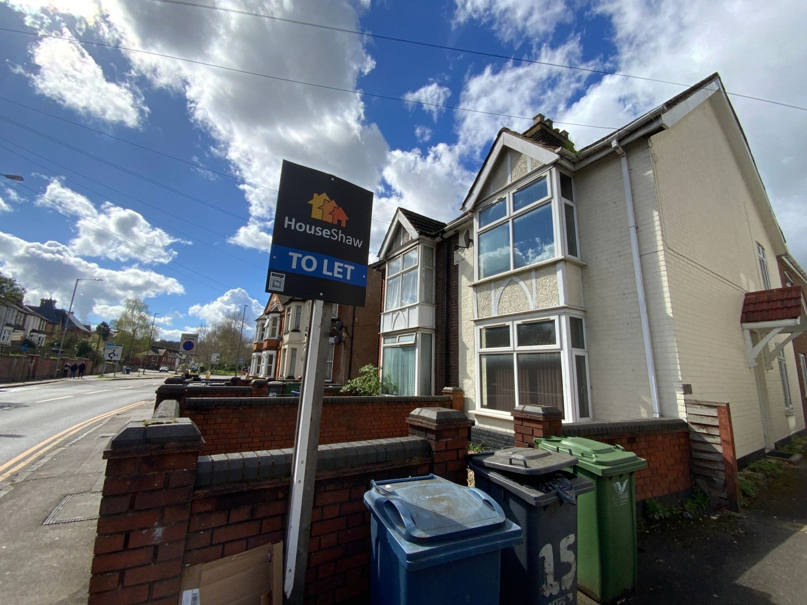 Room Hughenden Road in High Wycombe