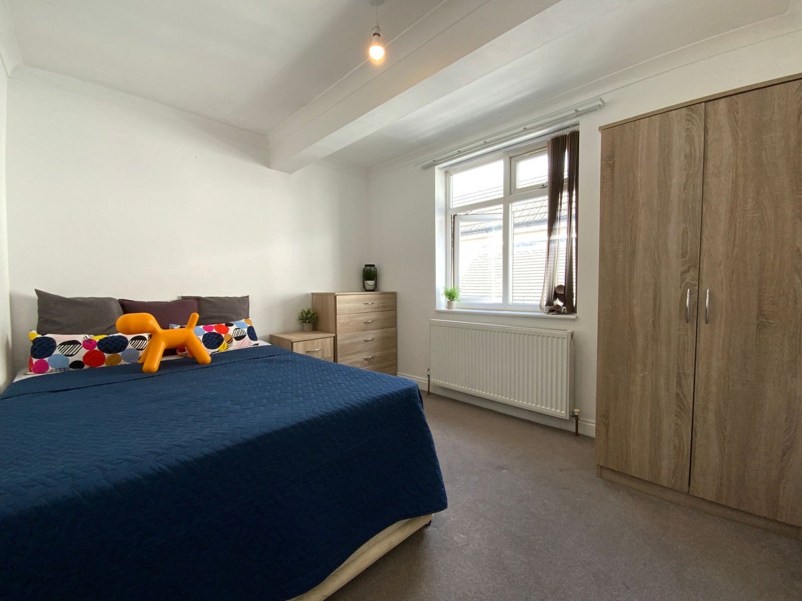 Room Hughenden Road in High Wycombe