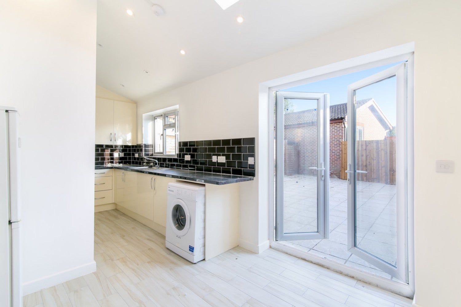 Room Woodland Way in Greater London