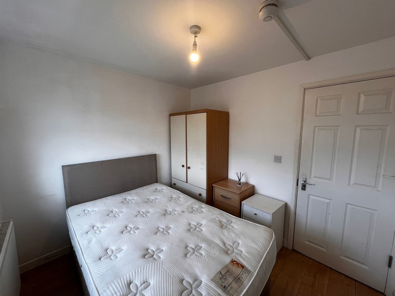 Room Woodland Way in Greater London