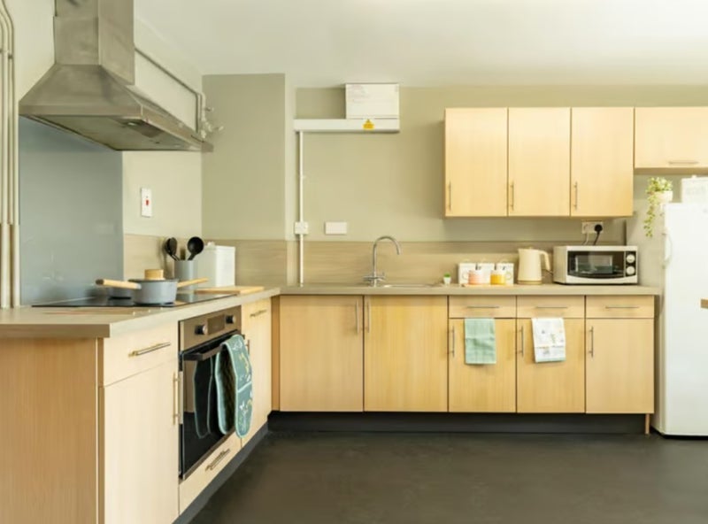 Room Calthorpe Court in Birmingham