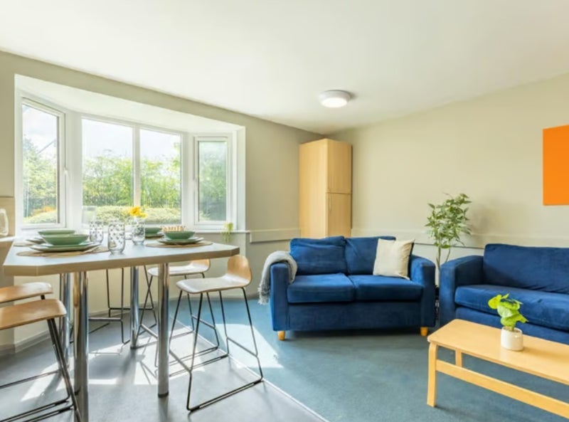 Room Calthorpe Court in Birmingham