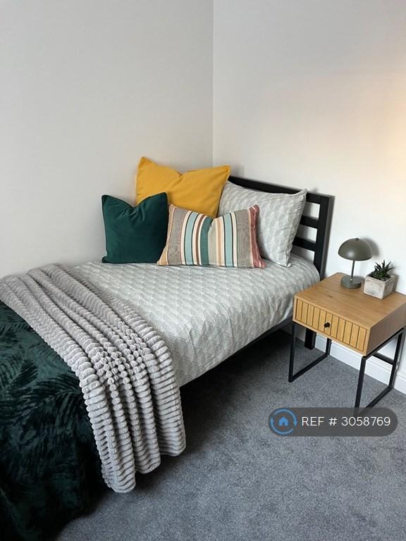 Room Bath Street in Chadderton