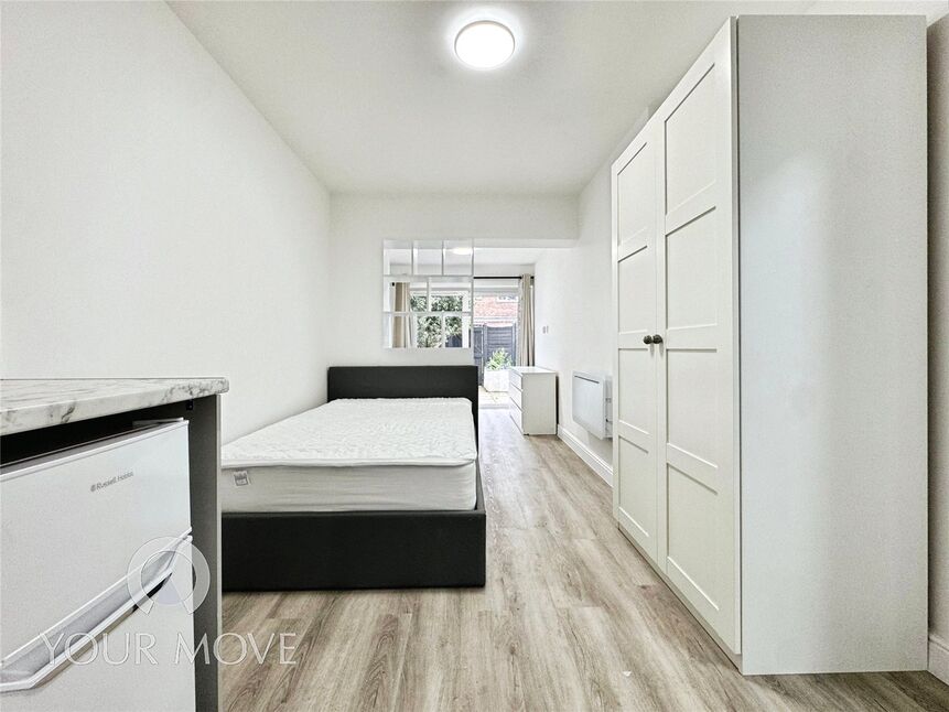 Room Waid Close in Dartford