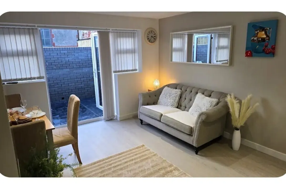 Flat Merthyr Road in Cardiff