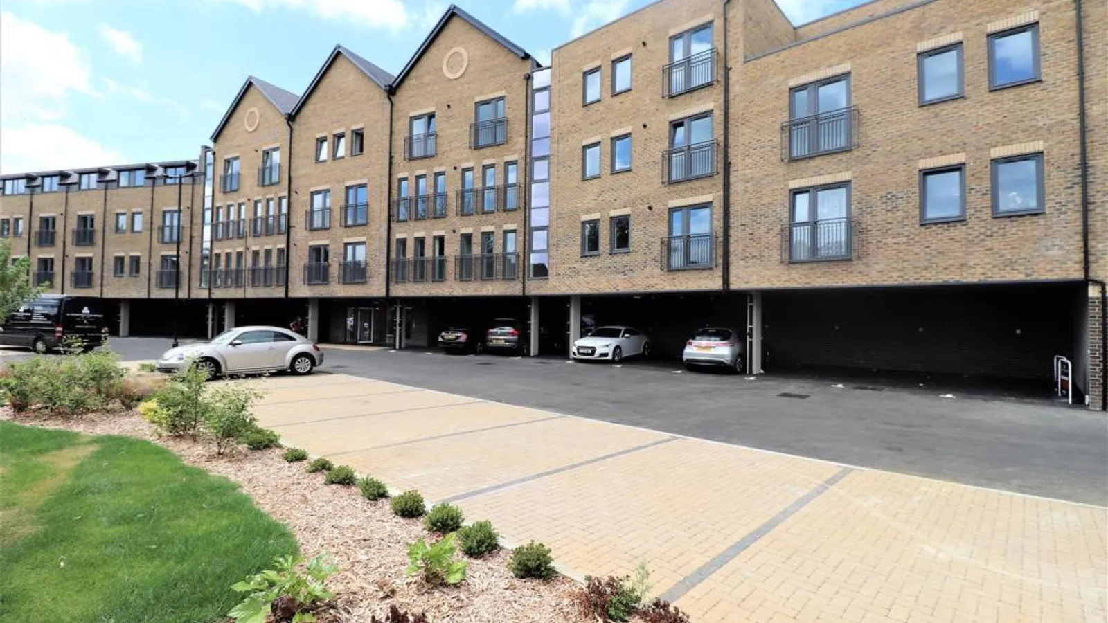 Flat Waterloo Road in Greater London