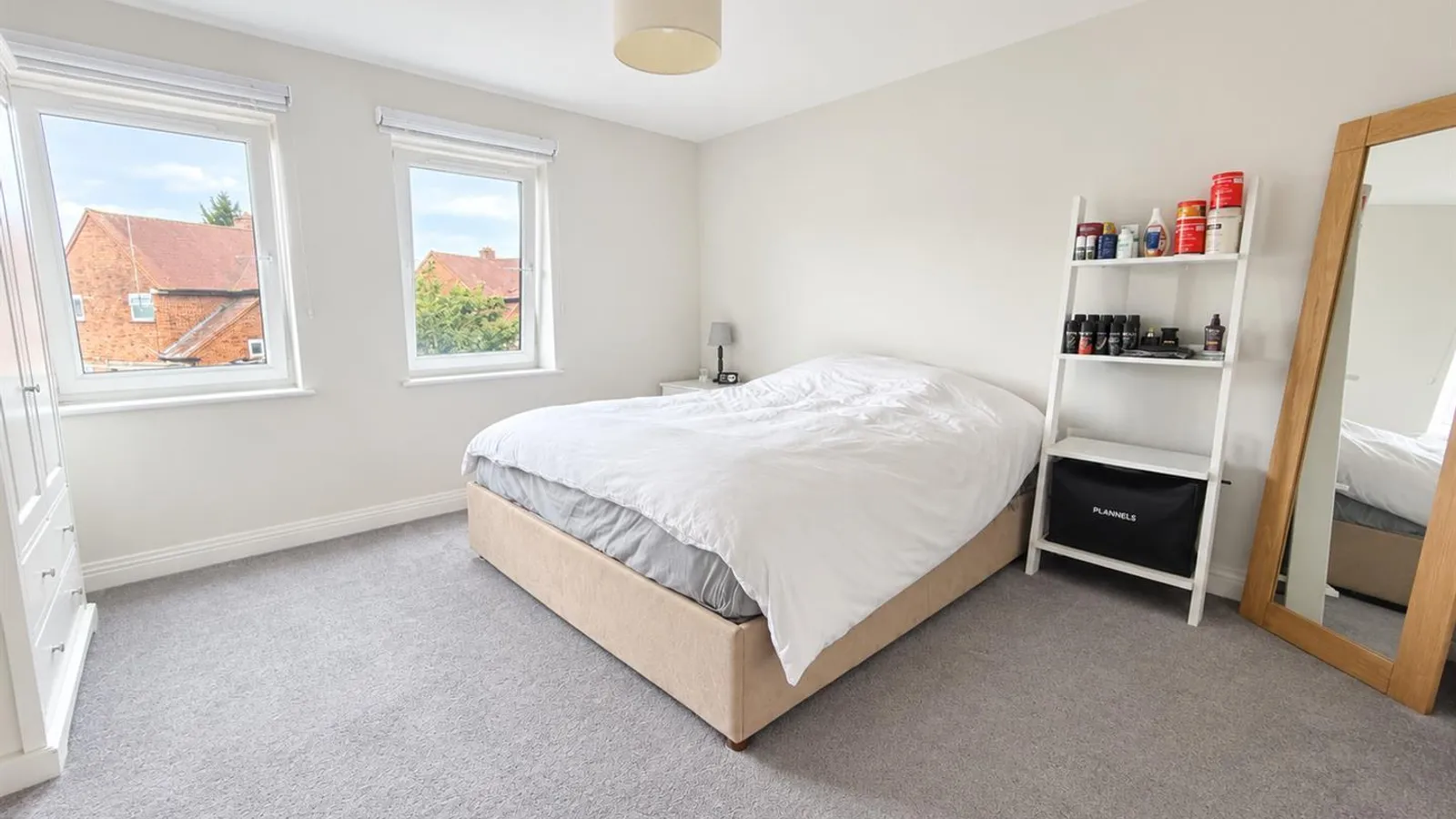 Flat Waterloo Road in Greater London