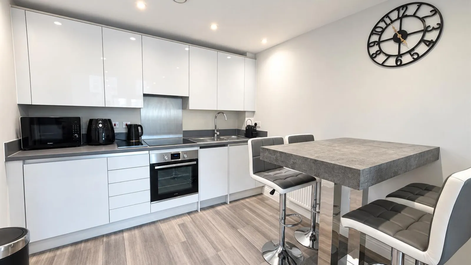 Flat Waterloo Road in Greater London