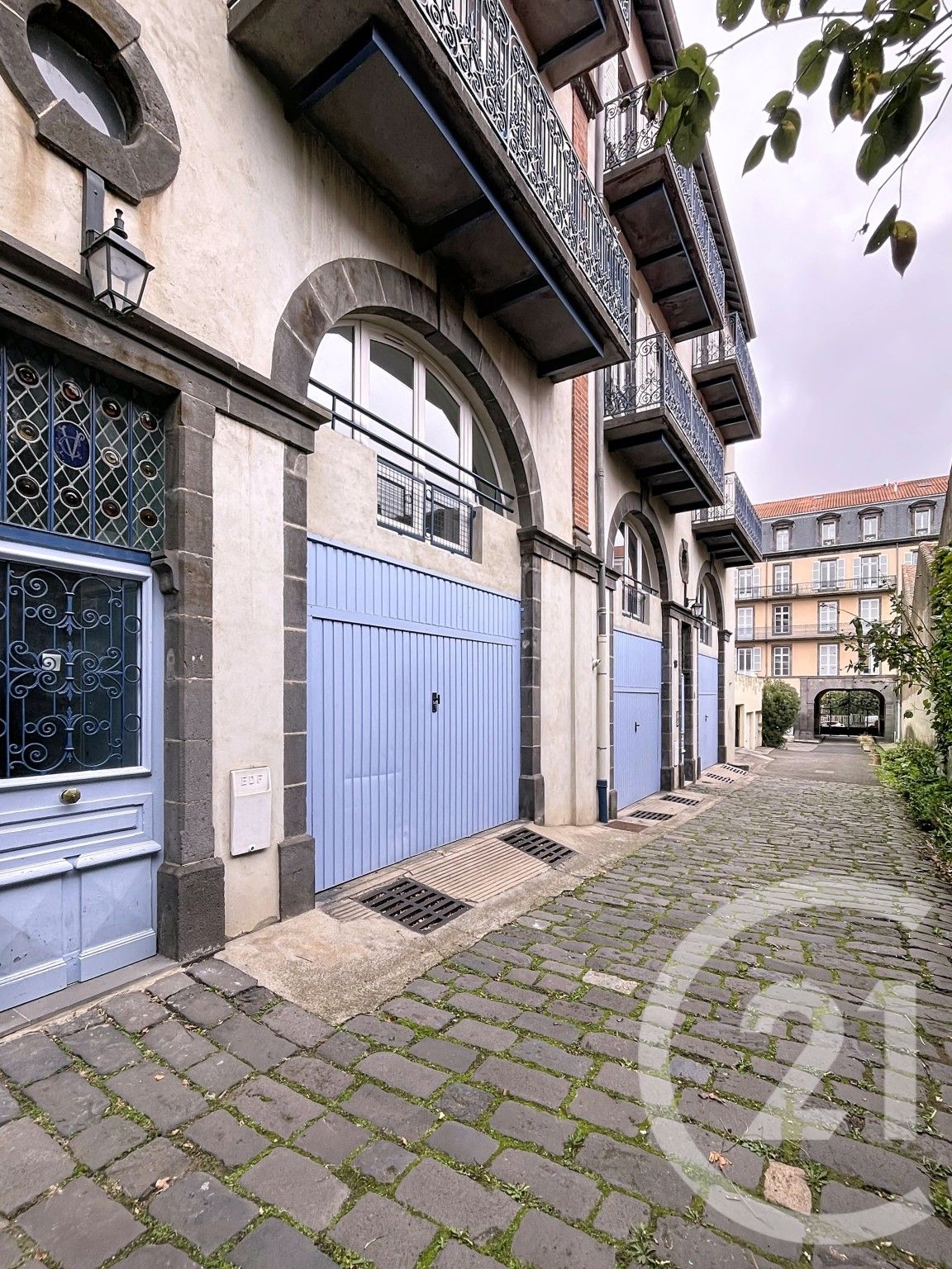 Flat Place de Jaude in Clermont-Ferrand