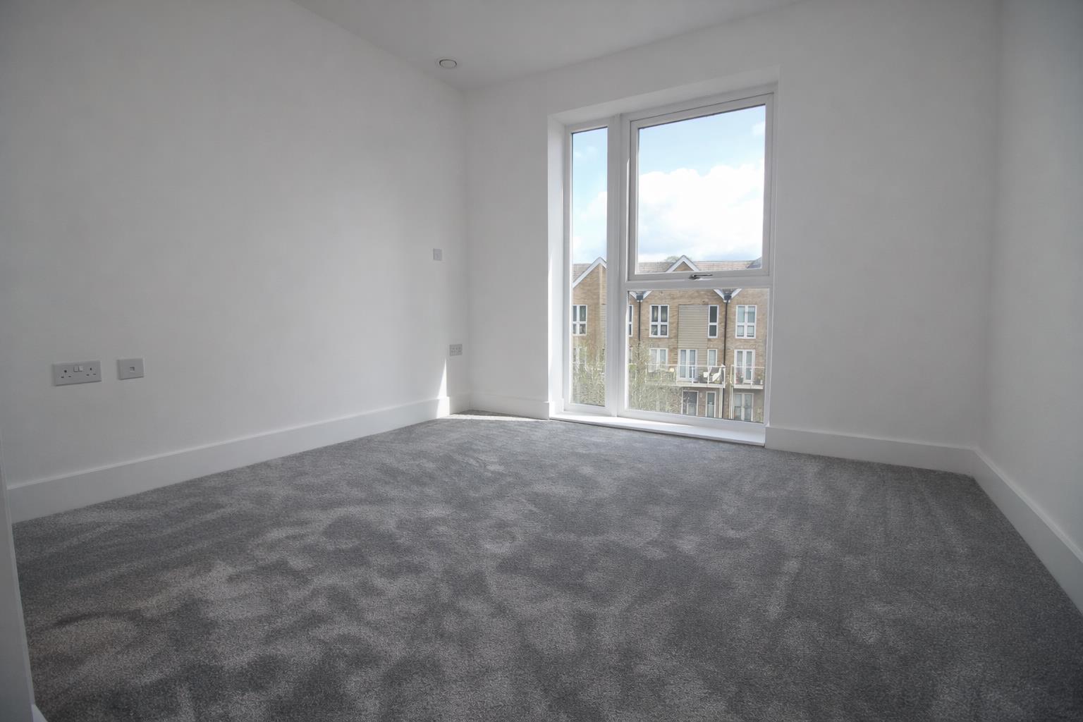 Flat Croxley Road in Dacorum