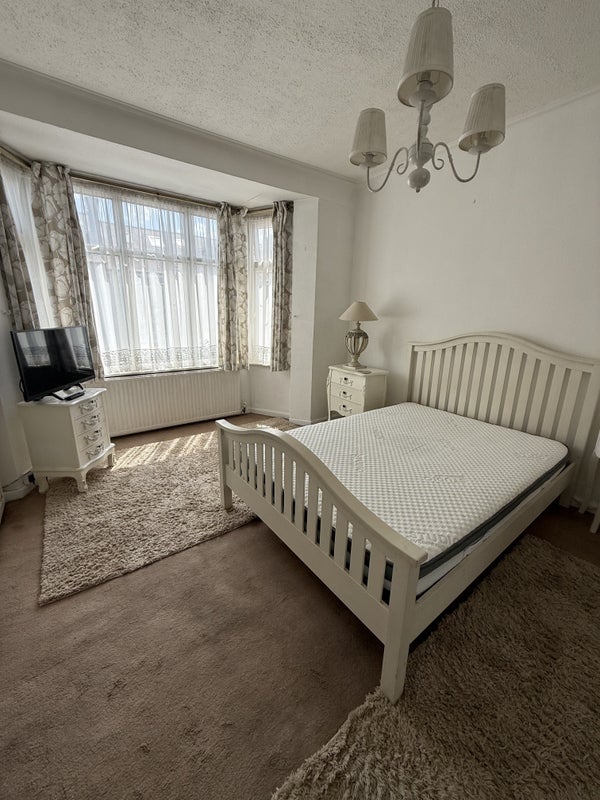 Room Higham Road in Greater London